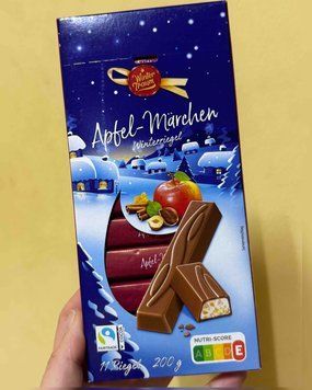 Шоколад Молочний Новорічний Choceur Apfel Marchen Яблуко з Корицею та хрупкими кріпсами ПН009 фото